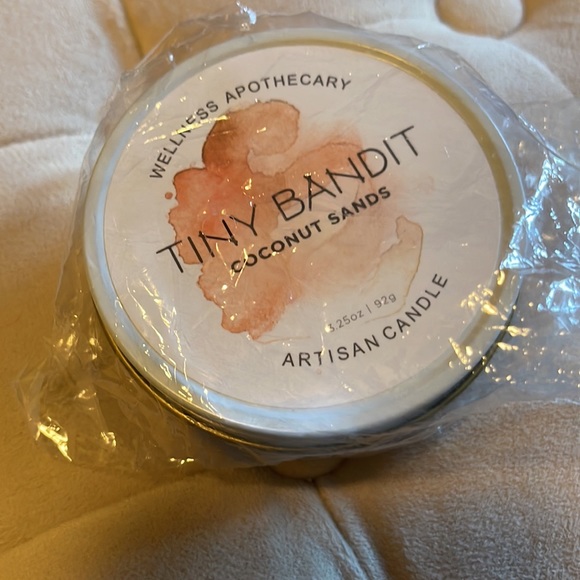 Coconut Sands Shell Candle - Picture 4 of 4